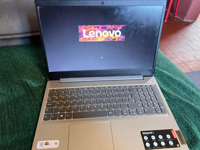Notebook Lenovo idealPad 3