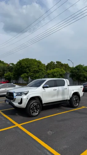 Toyota Hilux CD SRX Plus 4X4 2.8 TDI Die. Aut. 2025