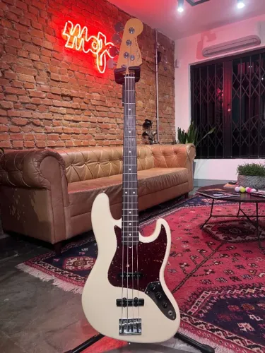 Baixo Jazz Bass American Standard 2015