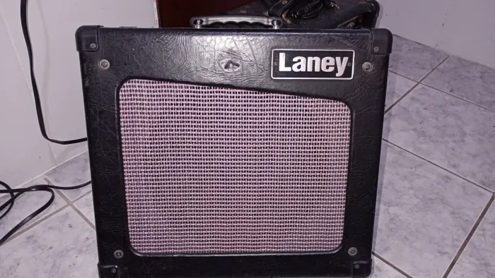 Amplificador valvulado Laney CUB12 15W 220V
