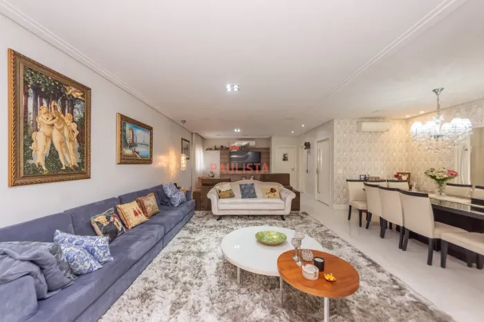 Apartamento à Venda com 3 dormitórios sendo 3 suítes e 4 vagas de garagem, no Centro de Sã