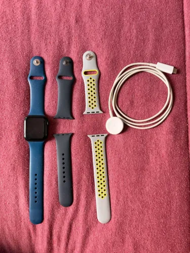 Apple Watch SE 2ª Geração 40mm + Carregador Original + 3 Pulseiras