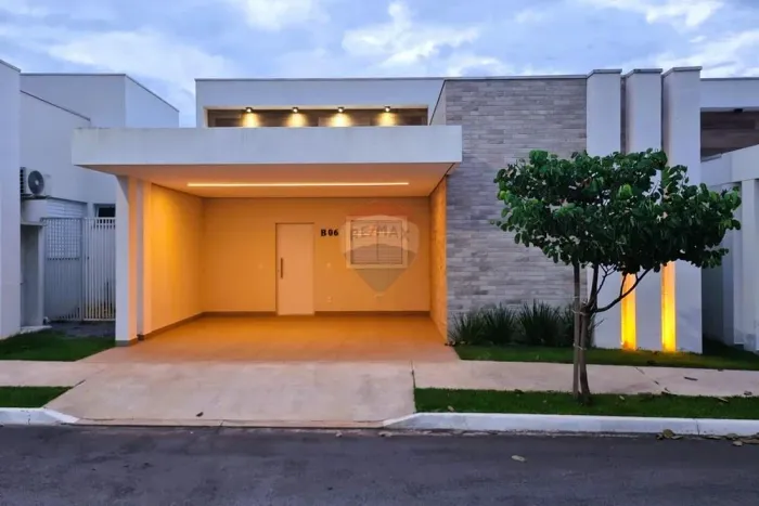 Casa à Venda no Condomínio Primordiale, com móveis planejados, 3 quartos, 1 suíte, Bairro 