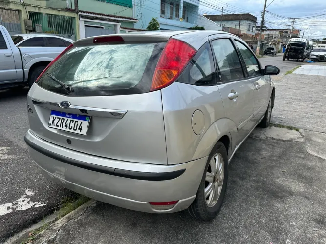 Ford Focus Ghia/ XR 2.0 /ghia 2.0 16V Flex 5P 2006