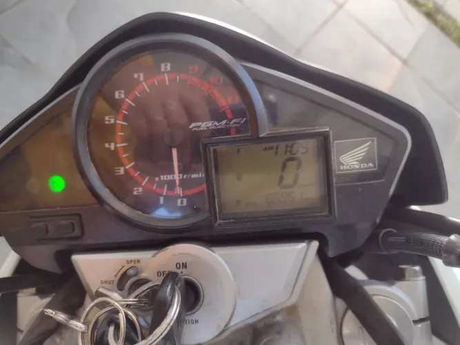 CB300R Branca