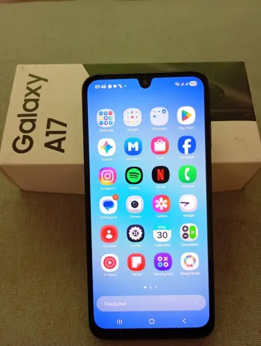 Celular Galaxy A 17 novo com nota e garantia de 12 messes pela loja