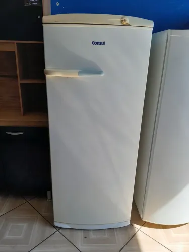Geladeira Cônsul Pratice branca de 319 litros