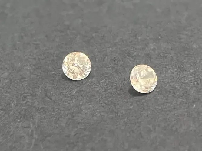 2 Diamantes 3.0mm 10 Pontos Lapidação Brilhante