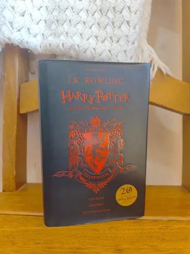 Livro Harry Potter e A Pedra Filosofal - Edição especial (Em Inglês)
