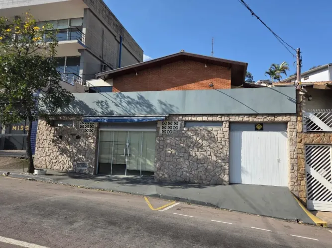 Casa com 3 dormitórios para alugar, 384 m² por R$ 5.209,17/mês - Jardim Florestal - Jundia