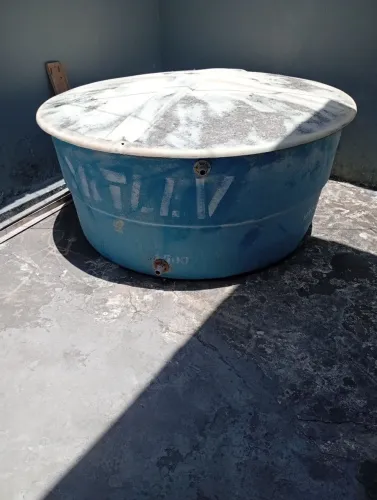 vendo caixa dgua 1.500 litros semi nova 