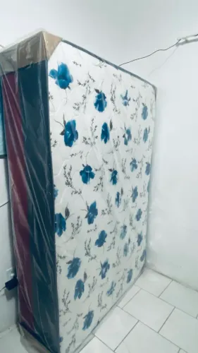Cama box casal floral