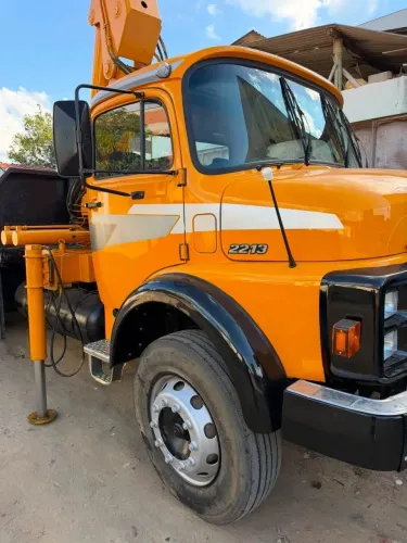 MERCEDES BENS 2213 PLATAFORMA FERRO MUCK LARANJA 1982/1982