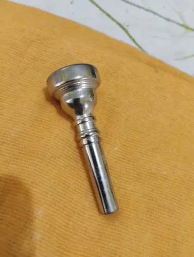 BOCAL BACH 3C BACH( TROMPETE CORNET)