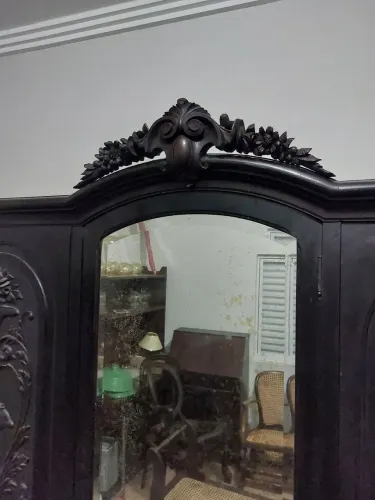 Para vender hoje ( Guarda roupa Renascentista)