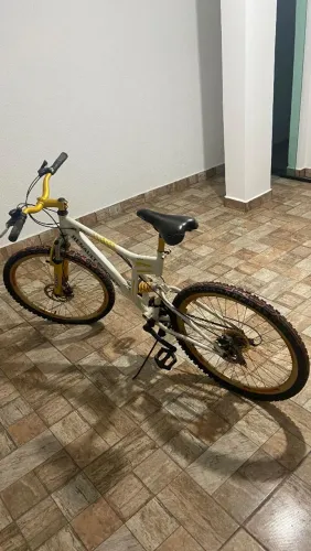 Bicicleta Renault Sport Aro 24 - Suspensão Dupla e Freio a Disco
