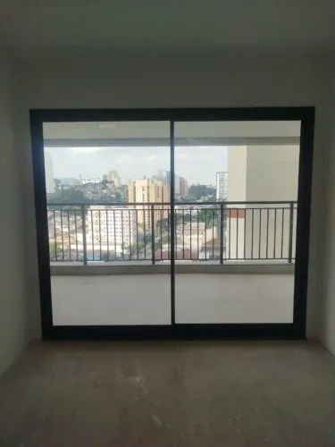 PORTA BALCÃO COM VIDRO