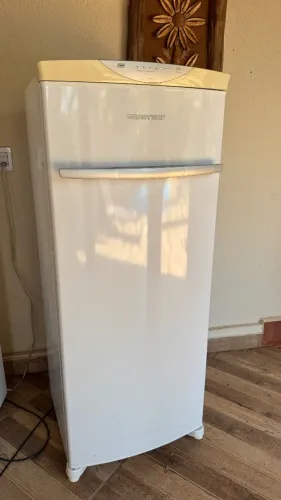 ? VENDO FREEZER VERTICAL BRASTEMP FROST FREE - 197 LITROS