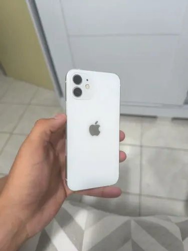 iPhone 12 seminovo