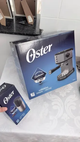 Kit Oster - Cafeteira Espresso + Moedor de Café