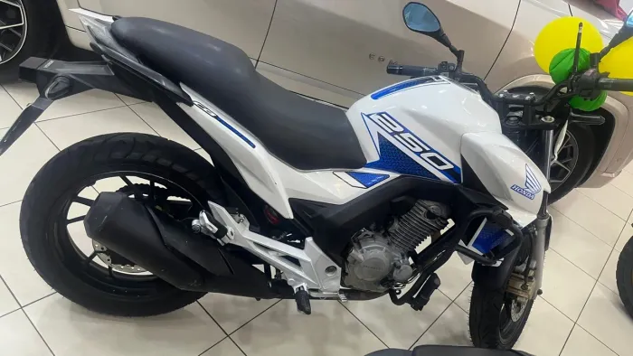 Vendo moto nova de mais