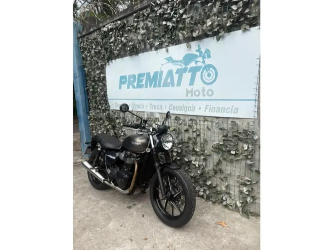 Triumph Street twin 900cc 2020