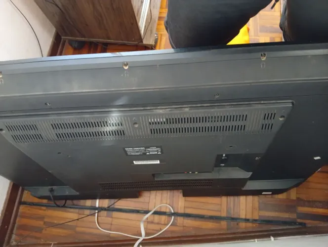 Vendo tv toshiba 49 polegadas led queimado 