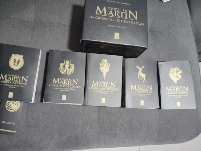 Box As Crônicas de Gelo e Fogo - Edição de Colecionador (5 volumes), da editora Leya