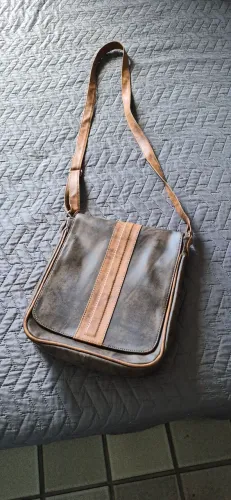 Bolsa transversal de couro masculina