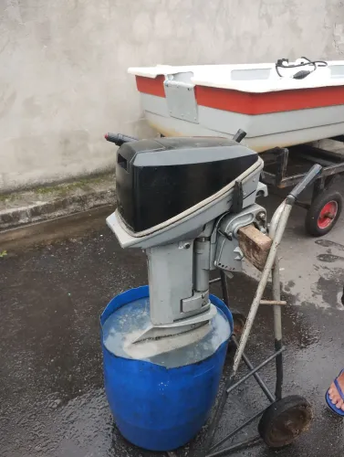Bote 3.50m de fibra com motor 15hp Johnson