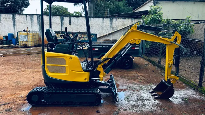 Mini escavadeira Vio 17 Yanmar