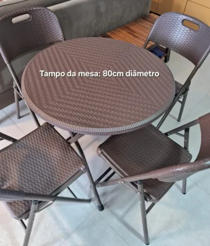 Mesa a cadeiras para sacada