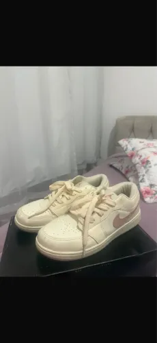 2 Tênis 200 reais