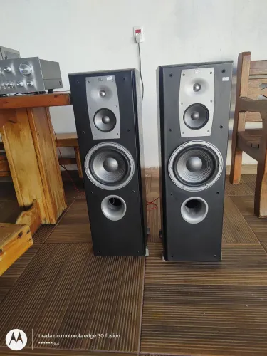 PAR DE CAXIAS TORRES JBL N38II NÃO ENVIO