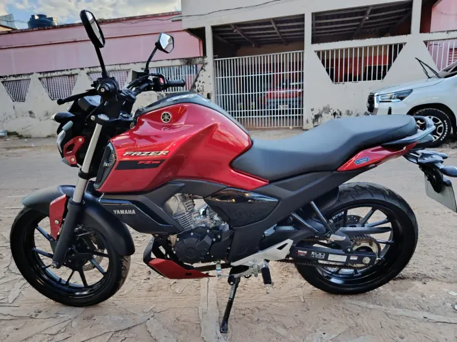 Vendo essa moto fazer f15 único dono