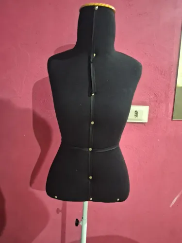 MANEQUIM DE COSTURA OU PARA VITRINE