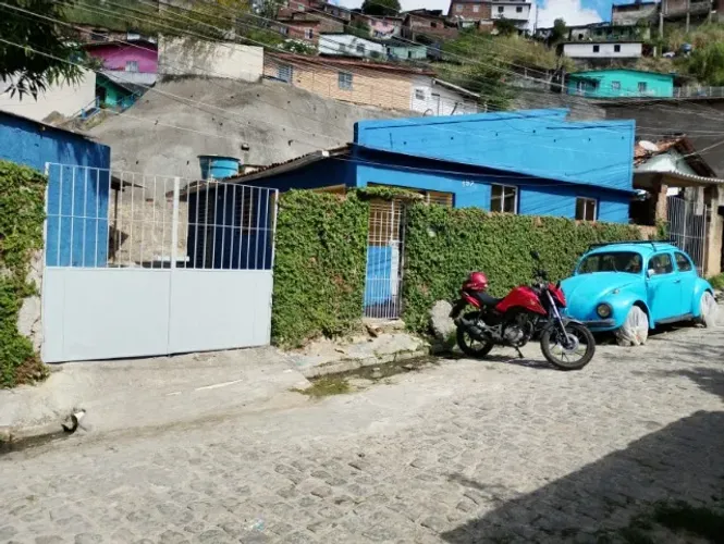 Casa p/alugar em Nova Descoberta, 2 quartos 2 salas, terraço, garagem e quintal.