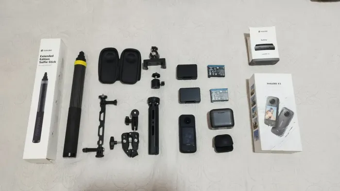 Câmera Insta360 x3 + Acessórios