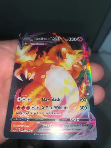 Carta TCG Pokémon charizard Giganta MAX