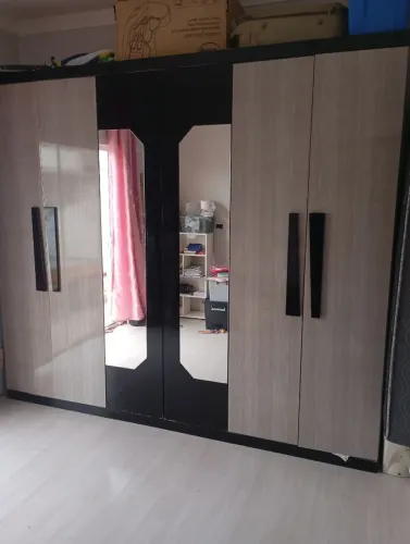 Vende-se guarda roupa casal