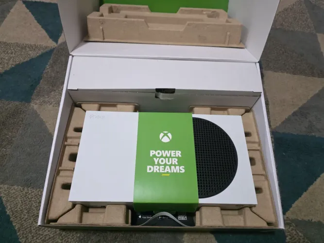 Xbox Series S - perfeito estado