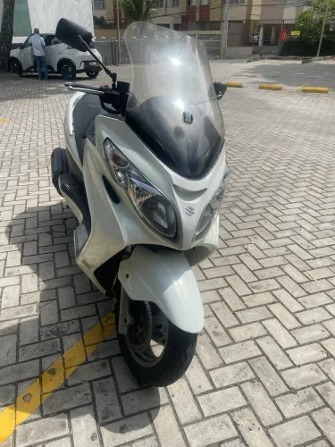 Suzuki Burgman 400