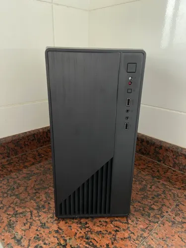 CPU Intel Core i5  | 8GB RAM | 256GB SSD