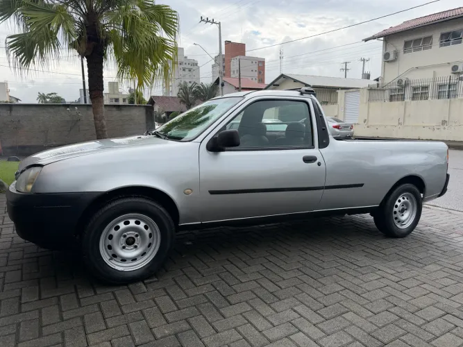Ford Courier 1.6 L/ 1.6 Flex 2004