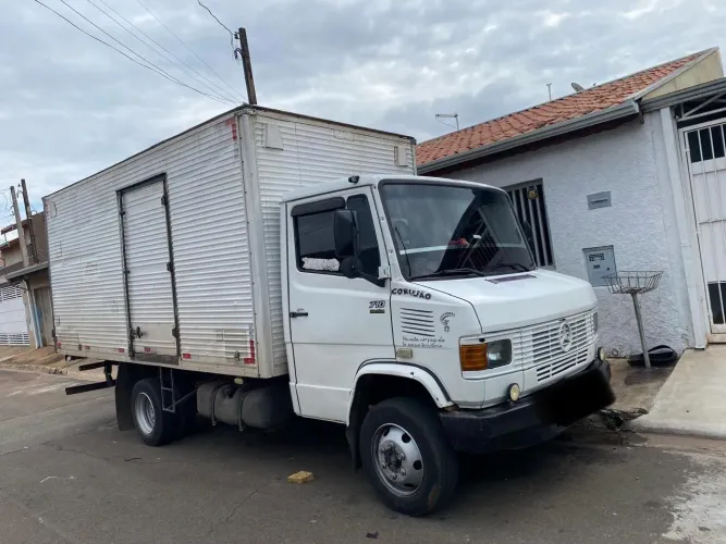 Vendo caminhão Mercedes 710