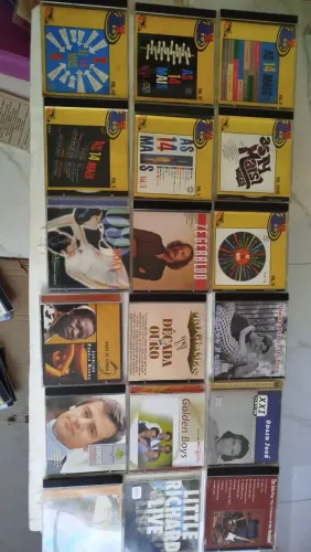 Lote com diversos cds