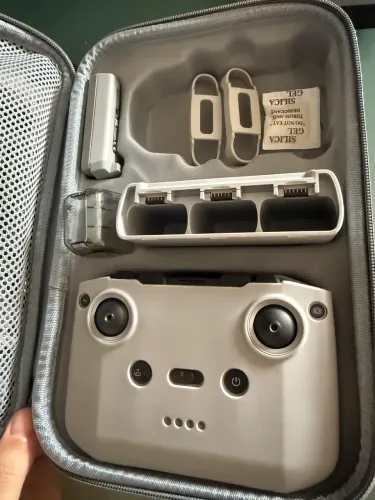 Acessórios drone DJI(Maleta, radio RC-N1C, Hub p/3 bat c/display, 1 bateria e +)