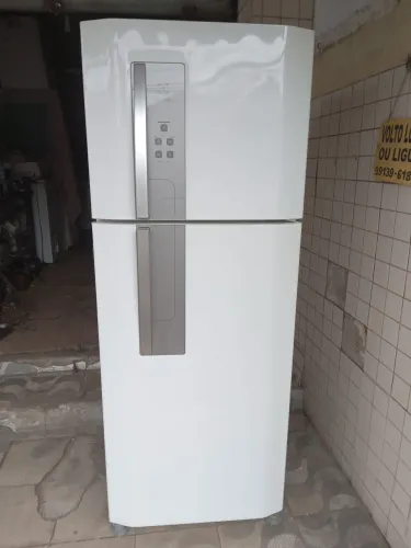 Geladeira eletrolux 220v em ótimo estado