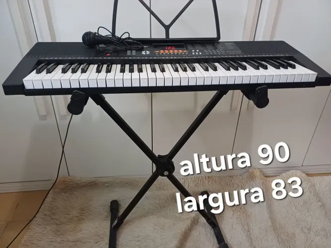 Piano em ótimo estado pouco usado