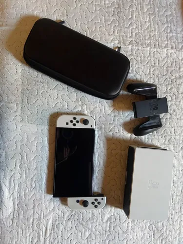Vendo Nintendo Switch OLED
